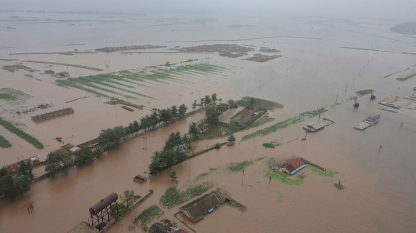 Banjir melanda Provinsi Phyongan Utara, Korea Utara. 