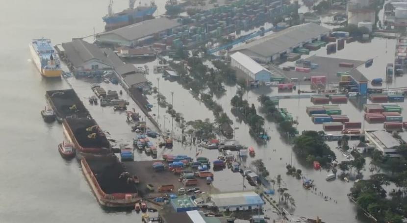 Banjir rob di Pantura Jawa. (ilutrasi)