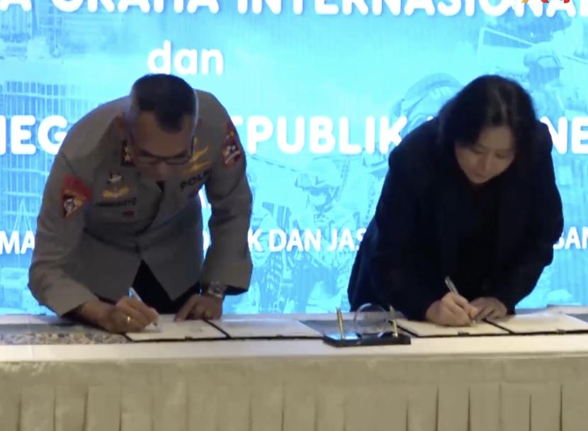 Bank Artha Graha Indonesia (BAGI) dan Kepolisian Negara Republik Indonesia (Polri) melakukan nota kesepahaman di bidang layanan perbankan.