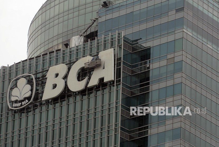 Bank BCA imbau nasabah kartu kredit aktifkan PIN sebelum 1 Juli.