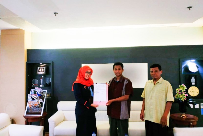 Bank Bengkulu menyerahkan dana CSR kepada BMH, untuk kegiatan Khitan Berkah 2019.