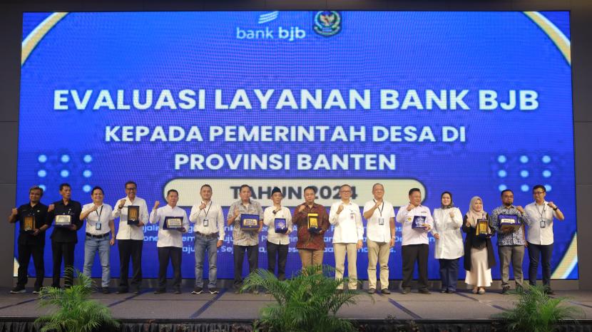 Bank bjb bersama Asosiasi Pemerintah Desa Seluruh Indonesia (APDESI) Provinsi Banten menggelar acara Evaluasi Layanan kepada Pemerintah Desa serta Silaturahmi dengan Pengurus APDESI.