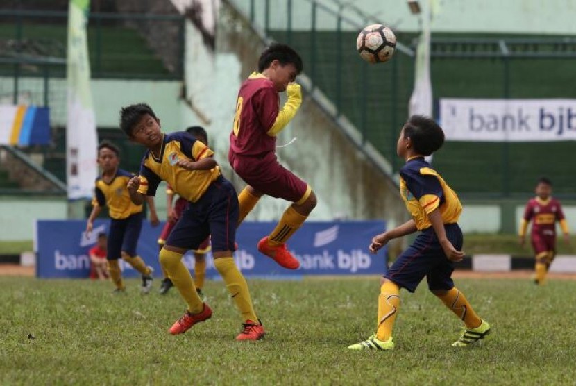 Bank BJB menggelar kegiatan BJB Soccer Festival 'Bakatku Tandamataku' U9 dan U11 di Stadion Siliwangi, Kota Bandung, Sabtu (8/4) hingga Ahad (9/4). 