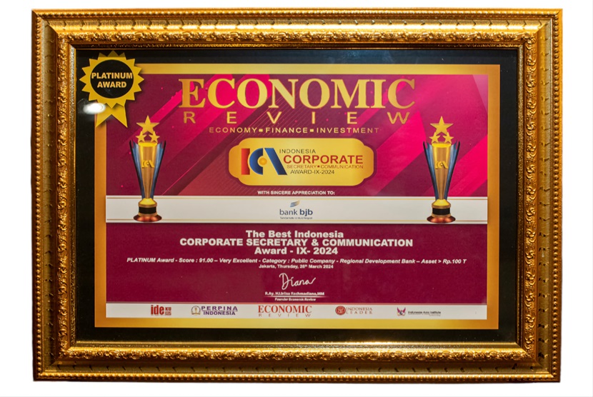 Bank bjb meraih penghargaan The Best Corporate Secretary and Communication Platinum Award dengan skor 91 atau Very Excellent untuk kategori Public Company: Regional Developtment Bank - Asset lebih dari Rp100 Triliun, dalam ajang Indonesia Corporate Secretary & Communication Award (ICCA) ke IX yang diselenggarakan Economic Review, di Jakarta, Kamis (28/3).