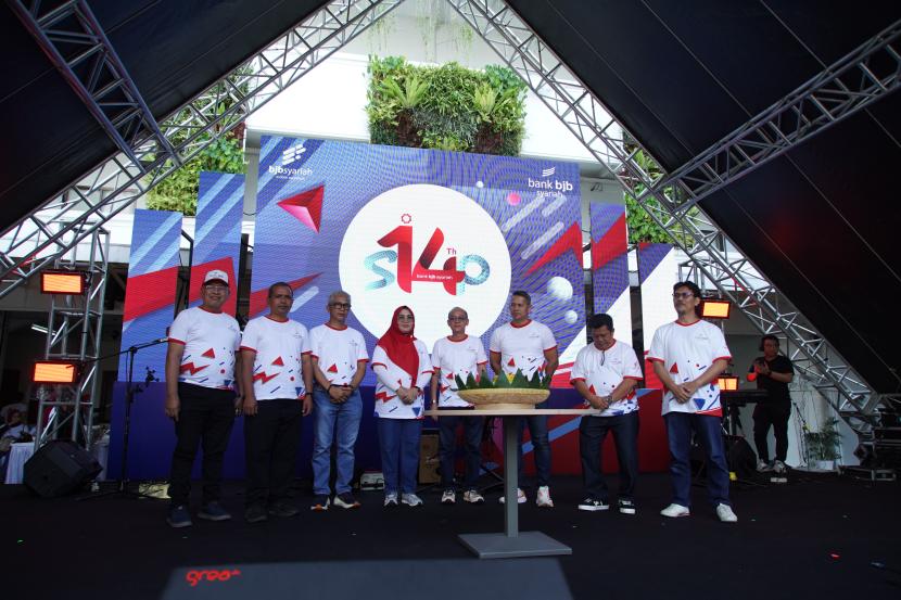 bank bjb syariah menggelar Milad ke-14 dengan berbagai kegiatan menarik dan penuh makna. 