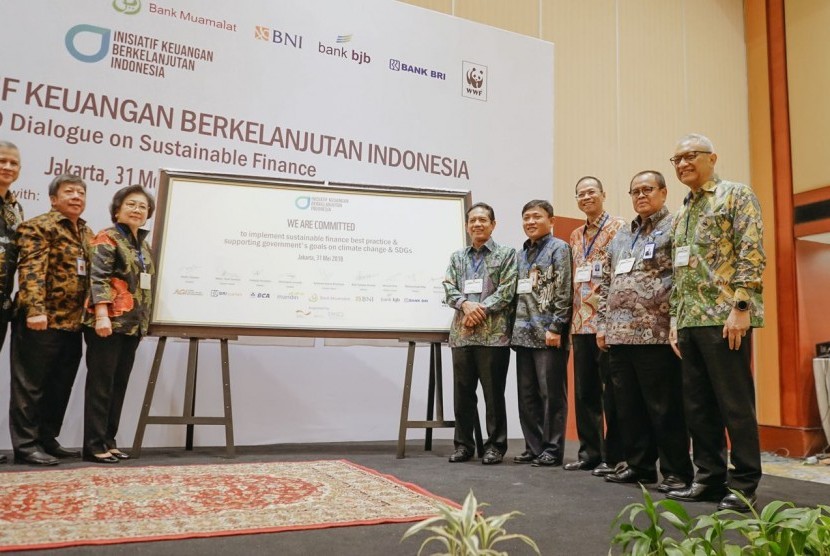 Bank BJB yang tergabung dalam kelompok The First Movers on Sustainable Banking bersama World Wide Fund For Nature (WWF) Indonesia mengumumkan terbentuknya Inisiatif Keuangan Berkelanjutan lndonesia (IKBI) di Jakarta, belum lama ini. 