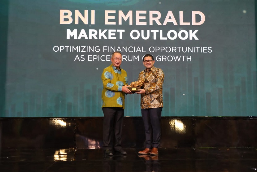 Bank BNI menggelar BNI Emerald Market Outlook dengan tema Optimizing Financial Opportunities as Epicentrum of Growth. perseroan melalui BNI Emerald mengundang prominent speakers yang dapat memberikan insight investasi terbaik bagi para Nasabahnya.