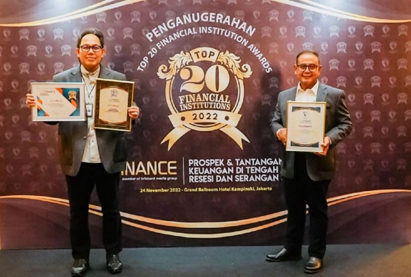 Bank DKI berhasil meraih tiga kategori penghargaan sekaligus dalam Top 20 Financial Institution Award 2022.