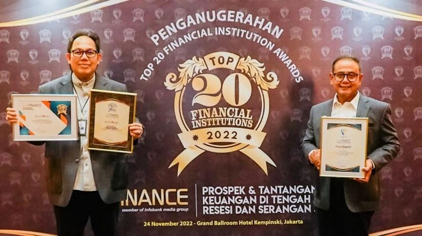 Bank DKI meraih tiga penghargaan sekaligus dalam Top 20 Financial Institution Award 2022.