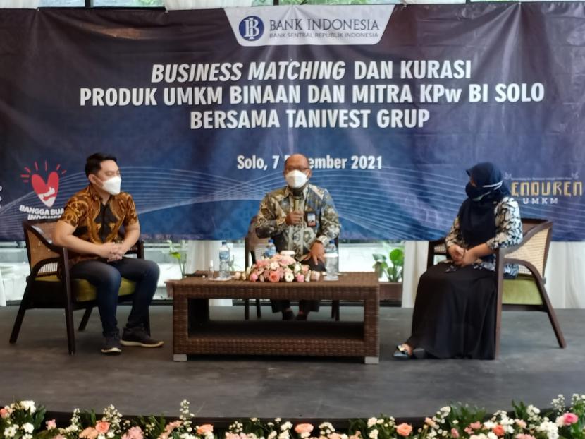 Bank Indonesia (BI) Solo memfasilitasi kegiatan kurasi produk dan business matching para pelaku usaha mikro kecil dan menengah (UMKM) dengan PT Tanivest Group (Tanivest) di Solo, Jawa Tengah, Selasa (7/12). 