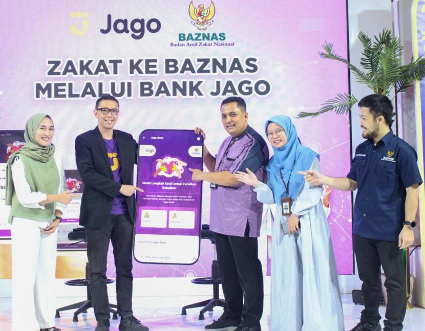 Bank Jago melalui unit usaha syariah Jago Syariah, bekerja sama dengan Badan Amil Zakat Nasional (Baznas) meluncurkan Jago Amal memudahkan pembayaran ZIS. 