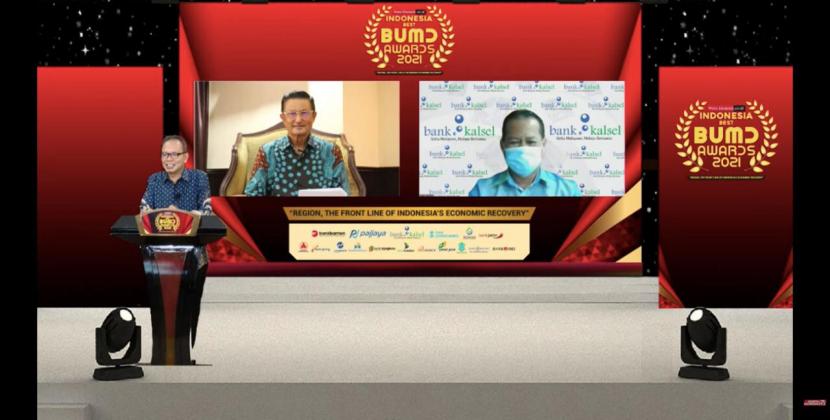 Bank Kalsel kembali menerima penghargaan sebagai Indonesia Best BUMD Awards 2021 on Synergizing State-Owned Enterprises and Regional-Owned Enterprises to Support National Economic Recovery Programs at South Kalimantan, Kalimantan Island dalam ajang Indonesia Best BUMD Awards 2021