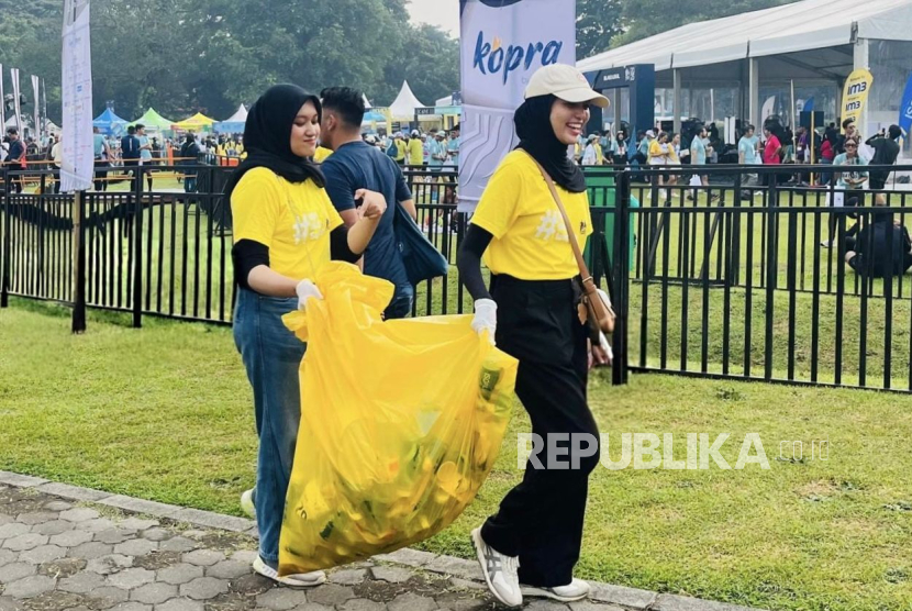 Bank Mandiri mengambil langkah aktif melalui berbagai inisiatif yang bertujuan mengolah sampah secara bertanggung jawab, serta menekan timbunan sampah dari sumbernya.