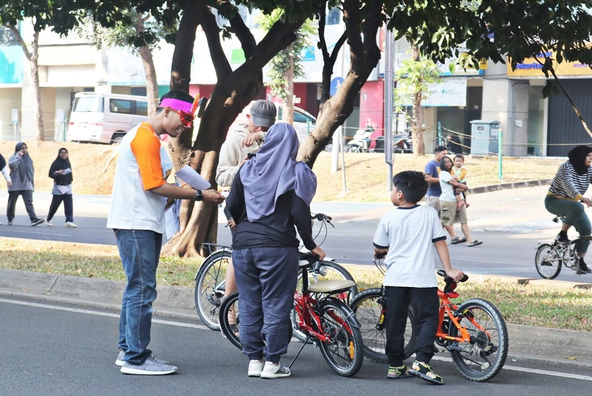 Bank Mega Syariah (BMS) menggelar kegiatan sosialisasi perbankan syariah saat Car Free Day (CFD).