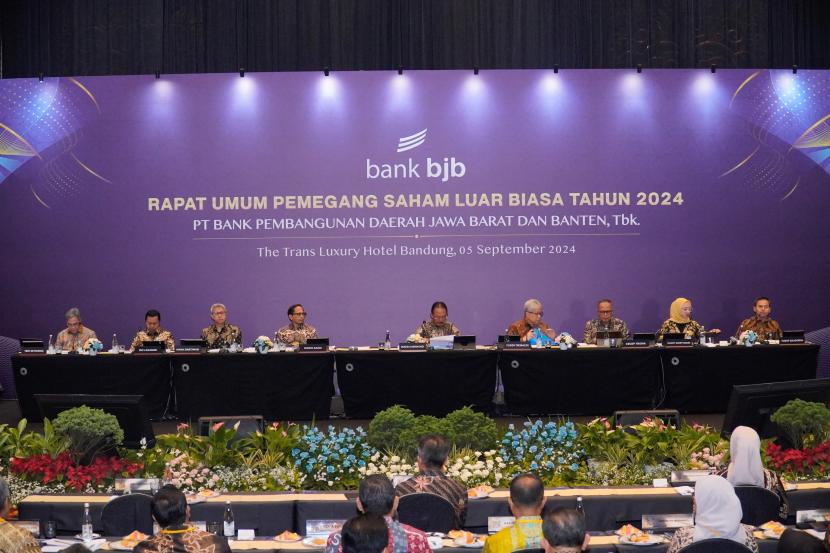 Bank Pembangunan Daerah Jawa Barat dan Banten, Tbk (bank bjb) menggelar Rapat Umum Pemegang Saham Luar Biasa (RUPS LB) pada Kamis, 5 September 2024, di Grand Ballroom Trans Hotel Bandung. 