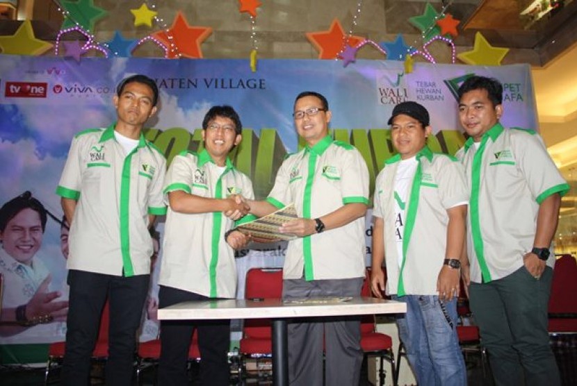 bank wali-thk dompet dhuafa nyate bareng yatim di hari raya idul adha