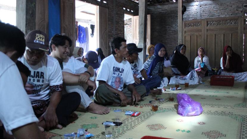 Bantuan air bersih dan diberikan kepada warga di Dusun Ngarcahan, Desa Pengkok, Kecamatan Patuk, Kabupaten Gunung Kidul, Daerah Istimewa Yogyakarta (DIY).