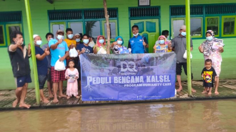 Bantuan Dompet Quran untuk warga terdampak banjir di Kalimantan Selatan, Selasa (16/2).