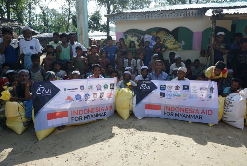Bantuan Laznas LMI untuk Rohingya. 