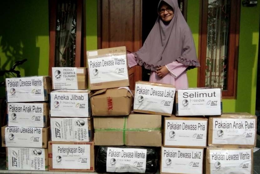 Bantuan Salimah Kudus untuk korban gempa di Palu, Sulteng.
