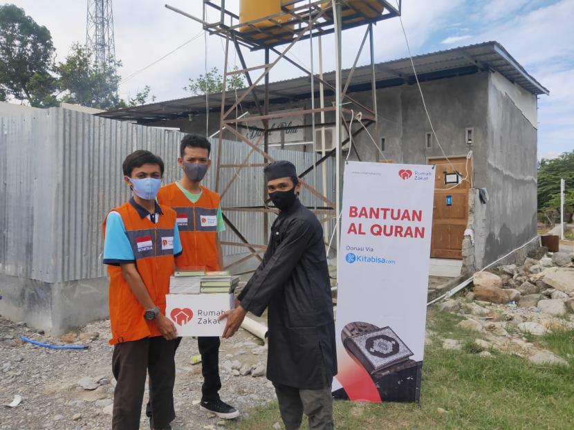 Bantuan Syiar Alquran Rumah Zakat bantu korban Palu dan Donggala.