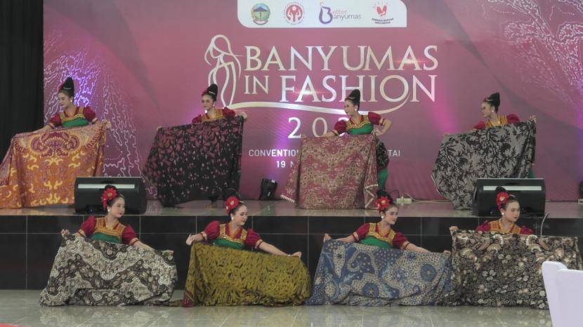 Banyumas in Fashion 2022 sukses digelar pada Sabtu (19/11/22) di Convention Hall Menara Teratai jalan Bung Karno. 