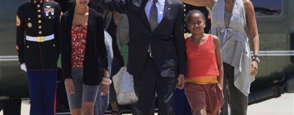 Barack Obama bersama Michelle Obama, Sasha dan Malia.