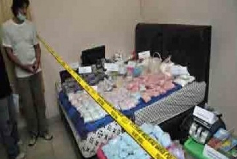 Polisi Sita Ratusan Butir Obat Terlarang dari Konter HP di Banyumas (ilustrasi).
