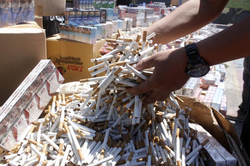 Subdit Indagsi Direktorat Reserse Kriminal Khusus (Ditreskrimsus) Polda Bengkulu menyita 2,3 juta lebih batang rokok tanpa cukai dan merek yang masuk dari wilayah Jawa ke Provinsi Bengkulu. (ilustrasi)