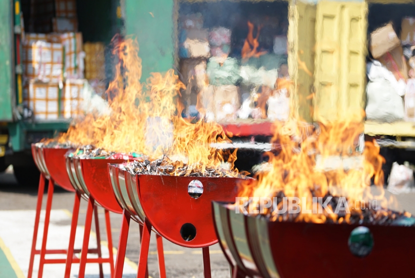 Bea Cukai Nanga Badau Musnahkan Barang Ilegal Senilai Rp 1,3 Miliar