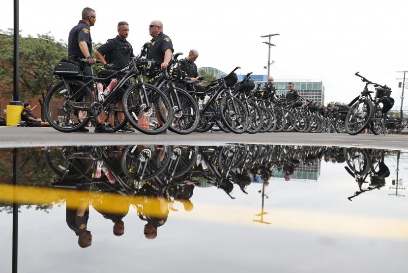 Barikade sepeda polisi di Cleveland, Ohio, AS