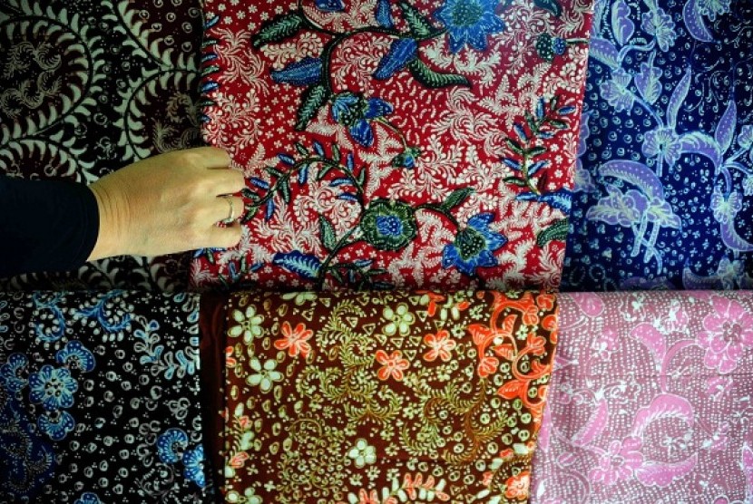 Batik, Indonesian patterned traditional fabric (illustration)