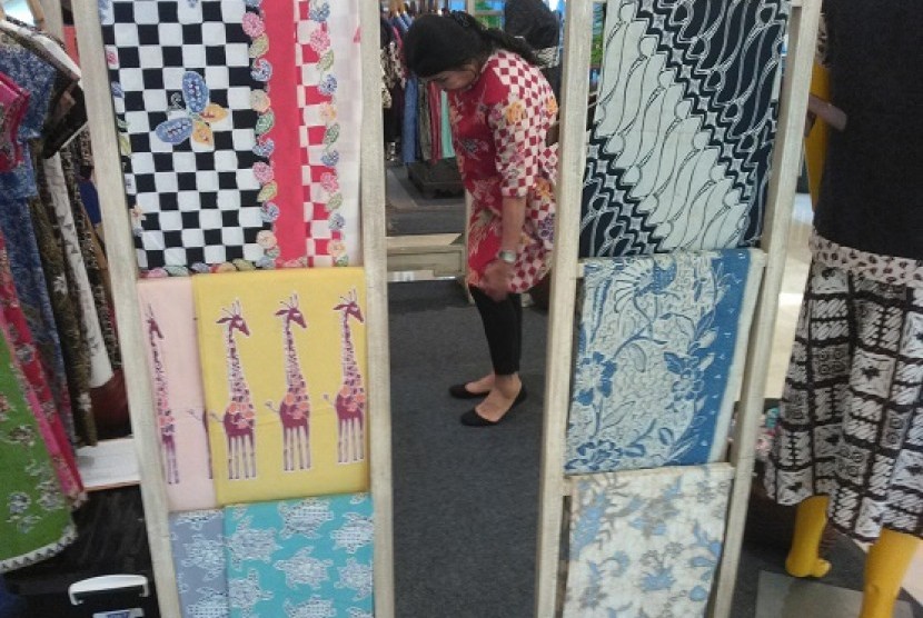 Beragam motif kain batik 