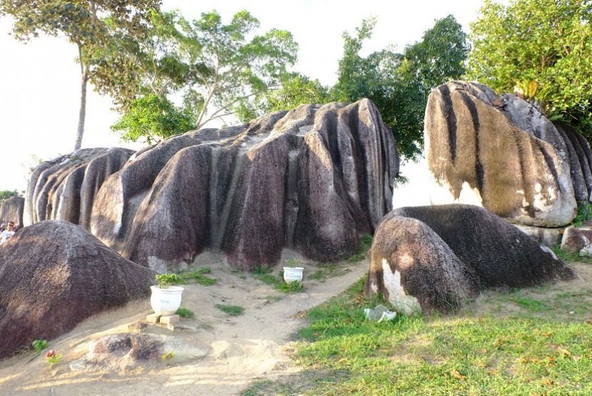 Batu Belimbing di Bangka Selatan