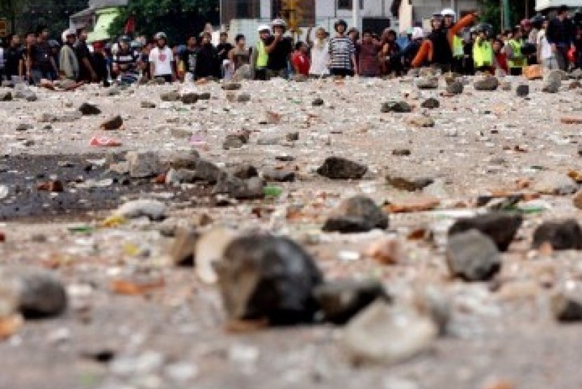 Ilustrasi tawuran. Jajaran Polres Jakarta Pusat menciduk 18 orang pelaku tawuran yang menewaskan satu pelajar berinisial AG (18 tahun) di Jalan Industri, Kemayoran, Jakarta Pusat.