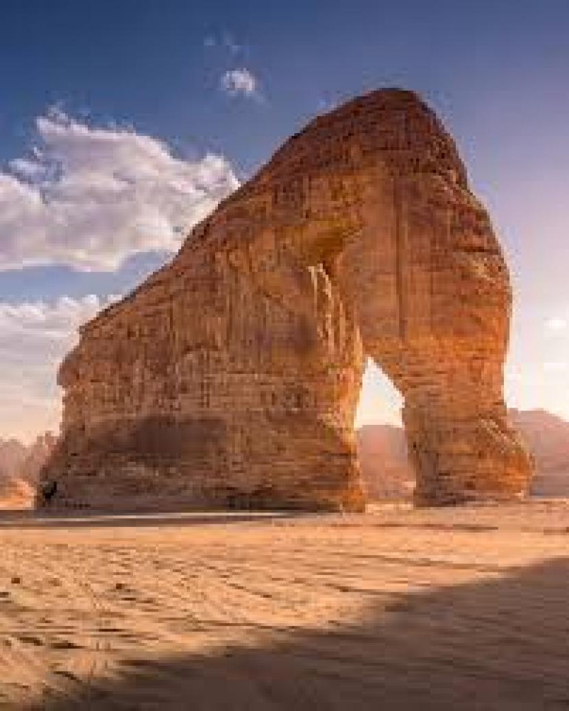 Batu gajah di pegunungan Arab Saudi