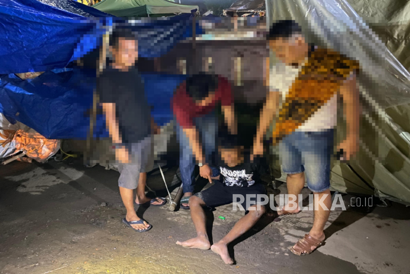 Bawa narkotika jenis sabu-sabu seberat 1,1 gram, seorang pria ditangkap petugas Polres Indramayu. 