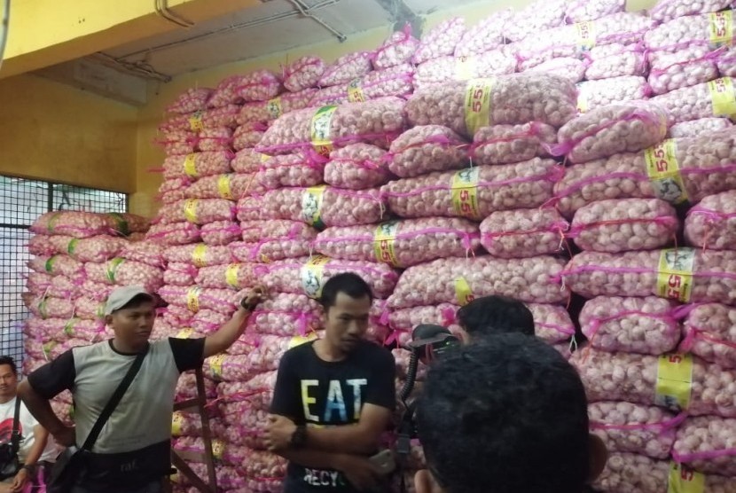 Bawang putih didistribusikan ke sejumlah pasar 