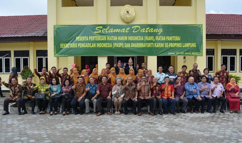 Bawas MA dan KY memeriksa empat hakim Pengadilan Tinggi Tanjungkarang, Provinsi Lampung.
