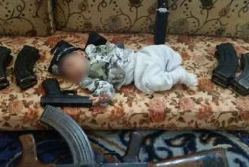 bayi dari bapak yang anggota ISIS.