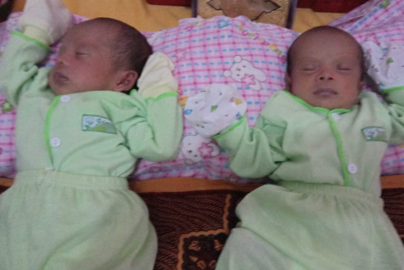 Bayi kembar asal Bandung Barat dinamai oleh kedua orang tuanya dengan nama  Muhammad Prabowo dan Muhammad Sandiaga. Kedua nama tersebut dipilih  berdasarkan kekaguman orangtua ke sosok Prabowo Subianto dan Sandiaga Uno.  