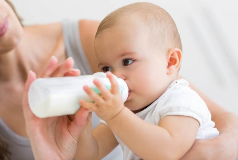 Ada hal yang harus diperhatikan orang tua terkait susu terkontaminasi.