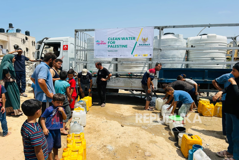 BAZNAS bersama Le Minerale menyalurkan bantuan kemanusiaan berupa 224 ribu liter air bersih untuk warga Gaza. 