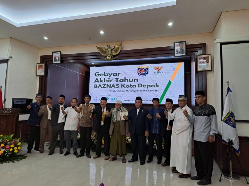 Baznas Kota Depok meneken kerja sama program Depok Cerdas dengan empat pesantren dan empat SMA/Sederajat yang tersebar di Kota Depok, Rabu (21/12/2022).
