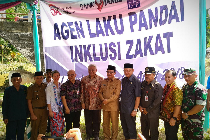 Baznas meluncurkan program zakat non tunai, Laku Pandai di Jambi bekerjasama dengan OJK dan Bank Jambi. Jumat (6/4). 
