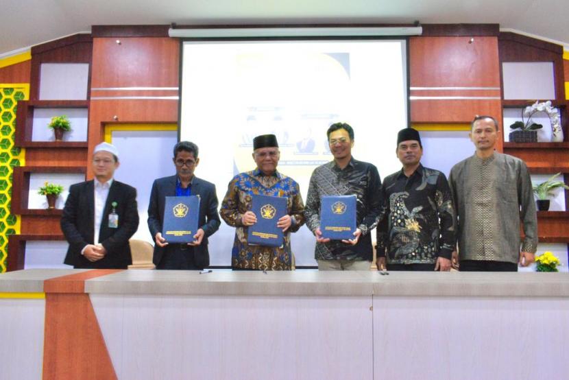 Baznas  menggandeng Baitul Mal Aceh (BMA) dan Fakultas Ekonomi dan Bisnis Islam (FEBI) UIN Ar-Raniry membentuk Laboratorium Pengelolaan Zakat.