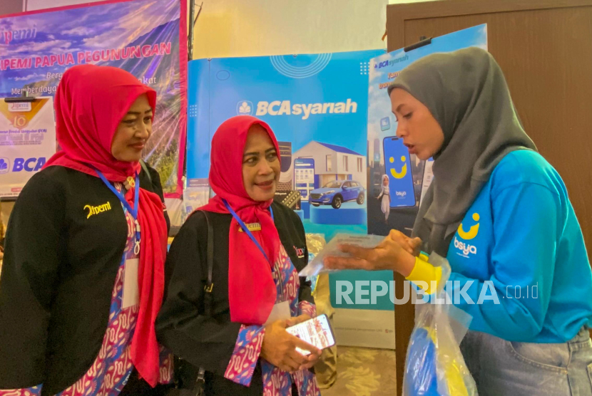 BCA Syariah hadir dalam Muktamar III 2025  Ikatan Pengusaha Muslimah Indonesia untuk memperkuat literasi keuangan syariah bagi UMKM.
