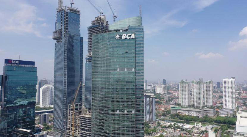 BCA Tower. BCA bagikan dividen interim Rp 25 per saham.