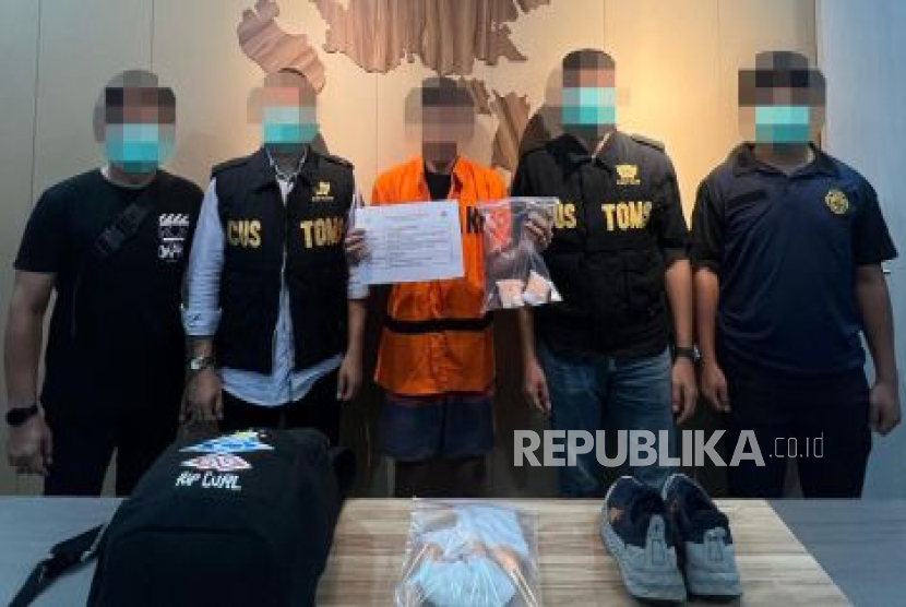 Bea Cukai Batam berhasil menggagalkan penyelundupan narkoba yang disembunyikan dalam popok senilai Rp 1,5 miliar.