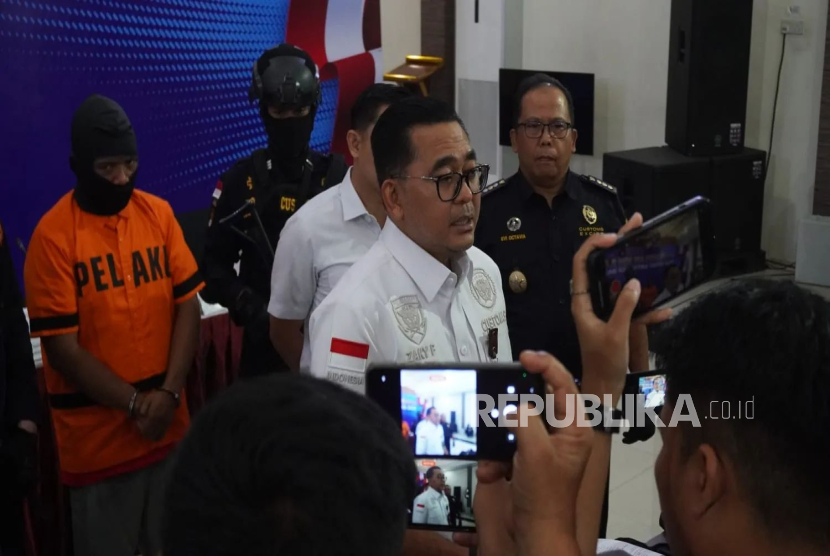 Bea Cukai Batam bersama Satres Narkoba Polresta Barelang berhasil menggagalkan penyelundupan 805 gram sabu di Terminal Penumpang Domestik Bandara Hang Nadim, Sabtu (19/4/2025). 